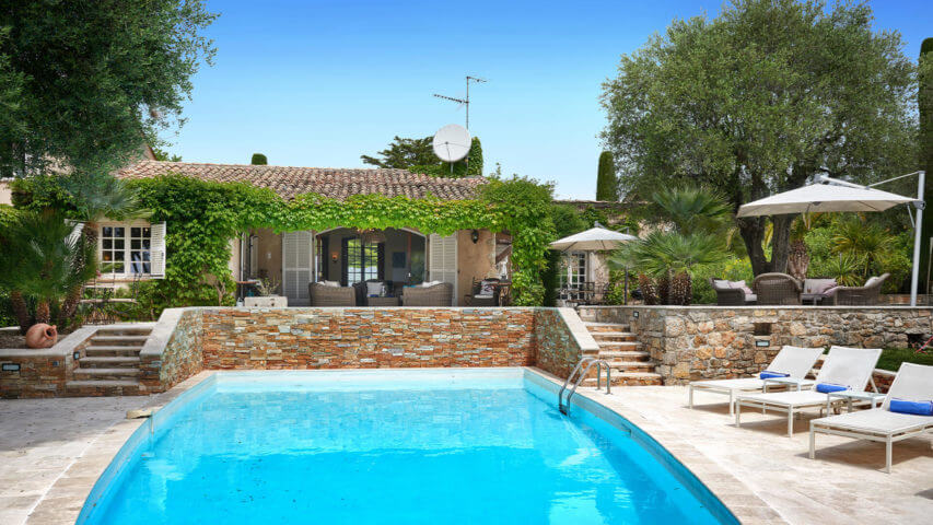 Bastide in Mougins garden with swimming pool