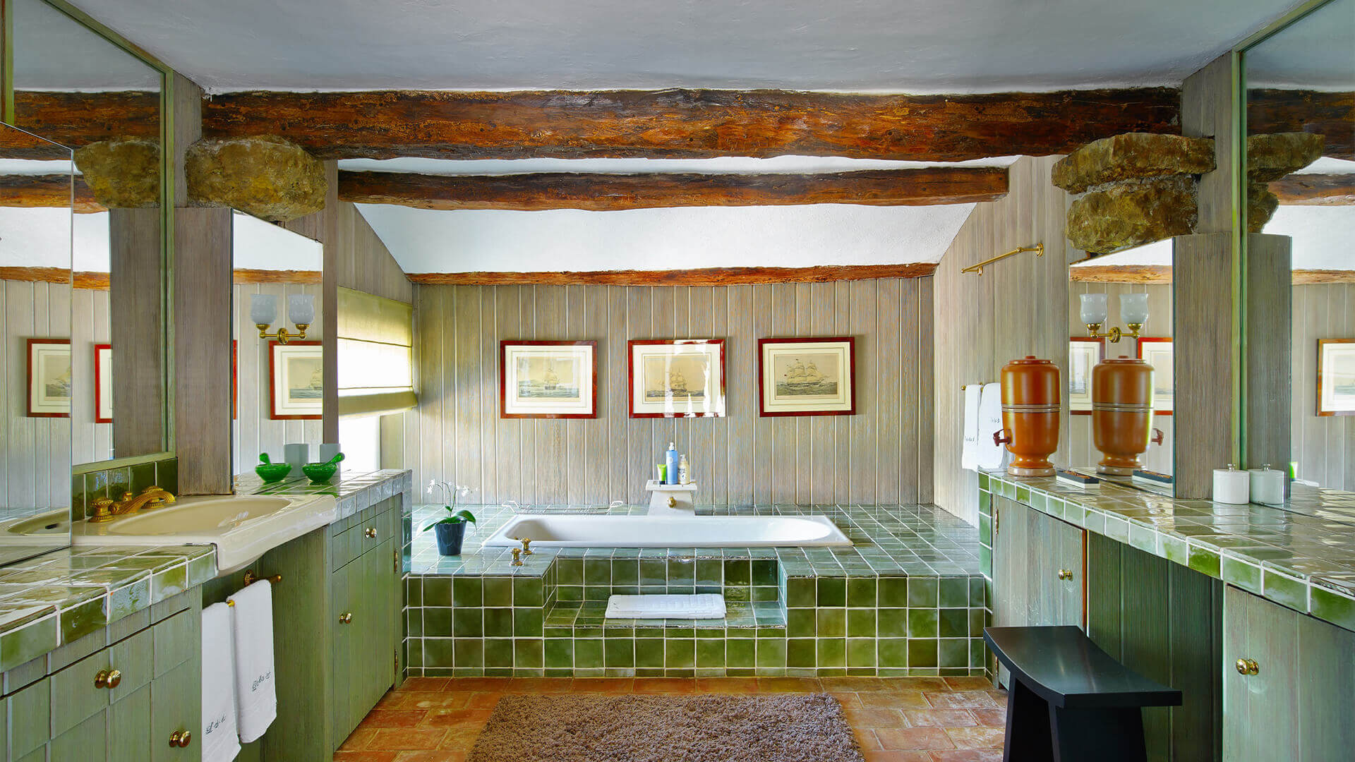 Large Domain Valbonne rustic green bathroom with luxury bathtub