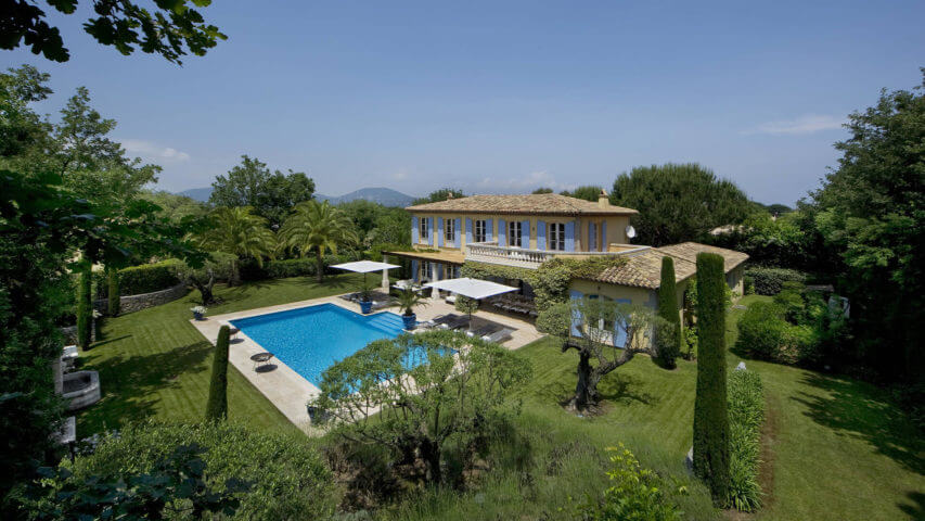 Saint Tropez Villa with blue shutters and swimming pool